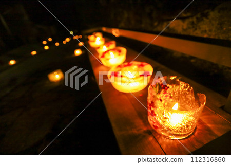 冬天裝飾中山道的馬込、冰燈籠 木曾路冰雪燈節 冬天裝飾中山道的馬込、冰燈籠 木曾路冰雪燈節 112316860