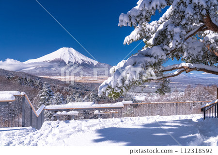 《山梨縣》冬天的富士山,20首降雪歌曲 《山梨縣》冬天的富士山,20首降雪歌曲 112318592