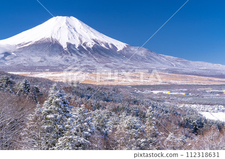 《山梨縣》冬天的富士山，20首降雪歌曲 112318631