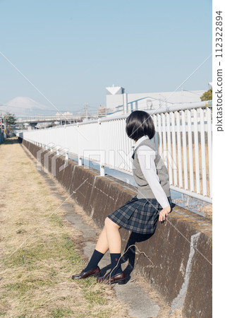 學校女孩高中學生 112322894