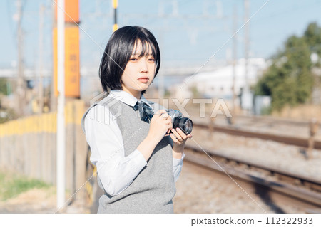 帶相機的女高中生 112322933