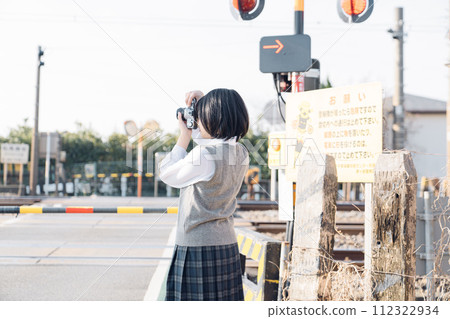 high school girl with camera 112322934