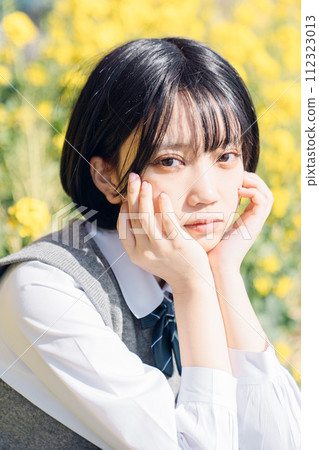 Sakura and school girls Sakura and school girls 112323013