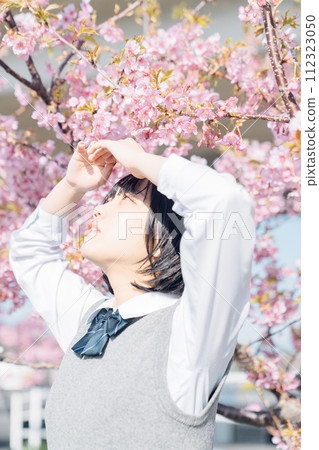 Sakura and school girls 112323050