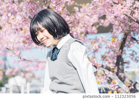 Sakura and school girls Sakura and school girls 112323056