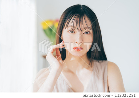 Beauty image of young women 112323251