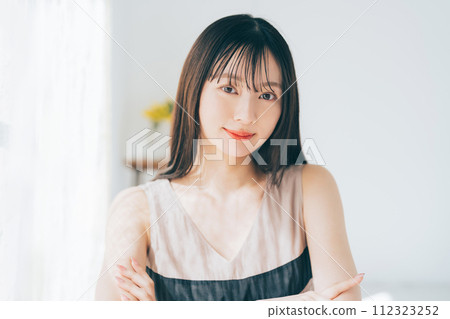 Beauty image of young women 112323252