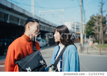 一對夫婦做約會 112323342