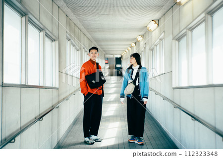 一對夫婦做約會 112323348