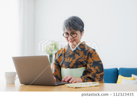 和服高級女性生活方式 112323435