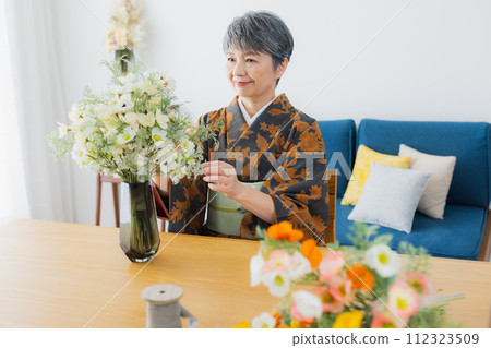 和服高級女性生活方式 112323509