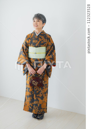 Kimono senior woman lifestyle Kimono senior woman lifestyle 112323528