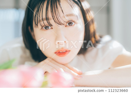 年輕女性的美麗形象 112323660