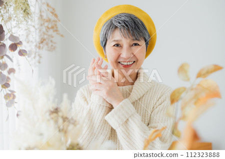 高級女性冬季手部護理 高級女性冬季手部護理 112323888