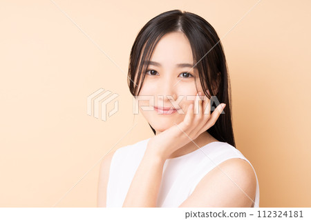 年輕女性的美麗 年輕女性的美麗 112324181