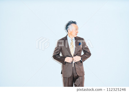 Businessman male 112325246