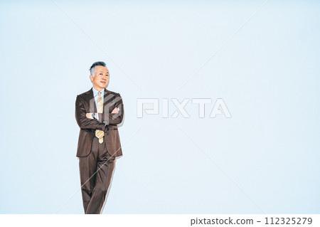 Businessman male 112325279