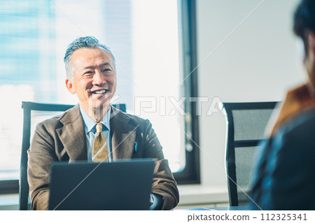 Businessman male 112325341