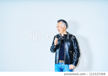 casual senior men 112325369