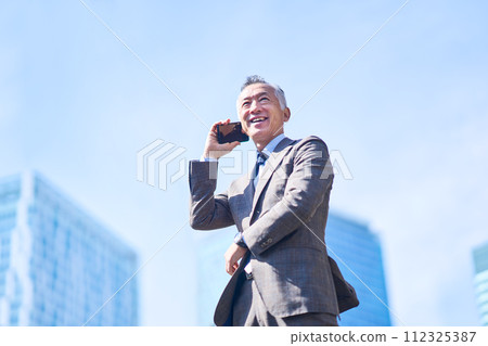 Business man 112325387