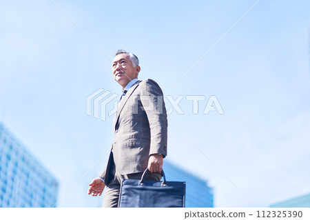 Business man Business man 112325390