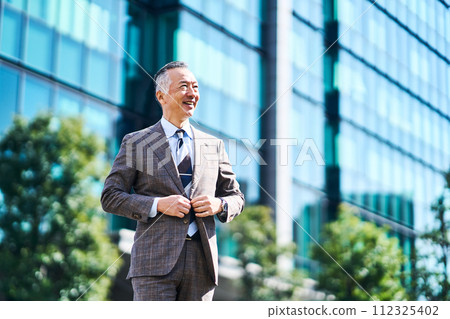 商務男士 112325402