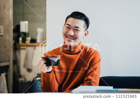 Relaxing men 112325983