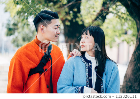 couple fashion portrait couple fashion portrait 112326111