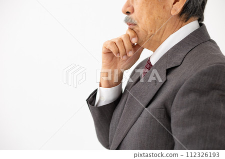 資深商務人士憂心忡忡 112326193