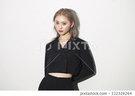 Beauty portrait of mature woman Beauty portrait of mature woman 112326264