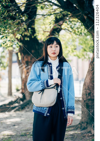 Fashion portrait 112326404