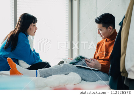 Couple's holiday 112326578