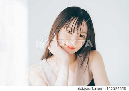 Beauty image of young women 112326658