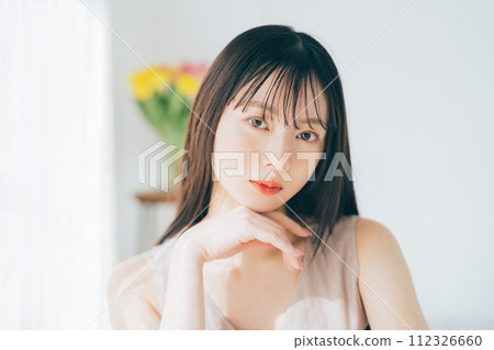 年輕女性的美麗形象 112326660