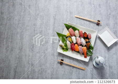 Japanese food, sushi, nigiri sushi bird's-eye view photography 112326673