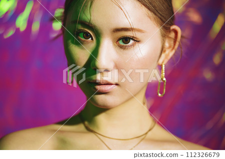 偶像舞者的女性形象 112326679