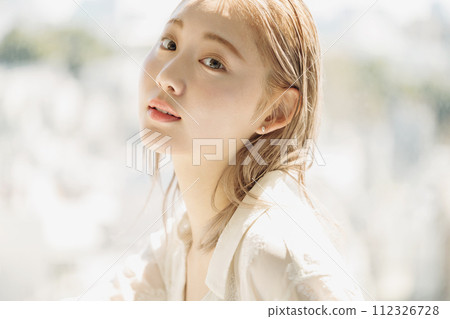 Young lady's portrait Young lady's portrait 112326728