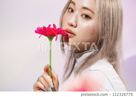 Women's fashion image 112326778