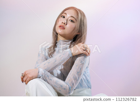 Women's fashion image 112326782