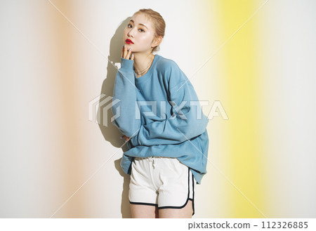 sporty snaps of young women 112326885