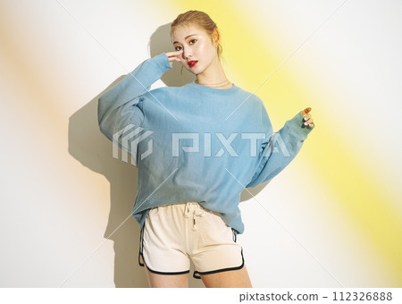 sporty snaps of young women 112326888