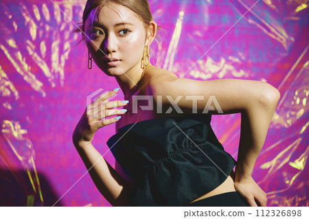 偶像舞者的女性形象 偶像舞者的女性形象 112326898