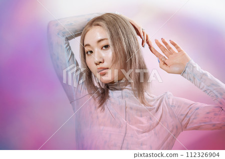婦女的時尚形象 112326904