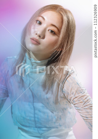 婦女的時尚形象 112326909