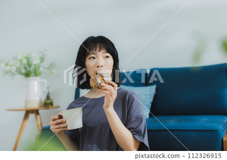 活著的女士 活著的女士 112326915