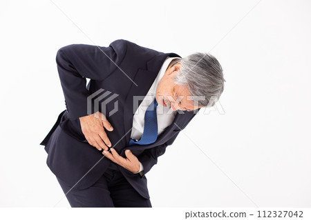 Senior male business pain Senior male business pain 112327042