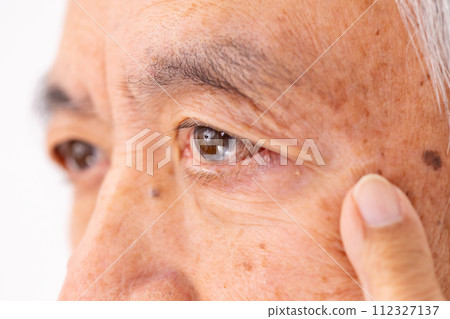Senior male beauty enhancement Senior male beauty enhancement 112327137