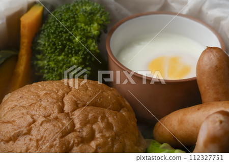 蒸籃蒸菜熱早餐 112327751
