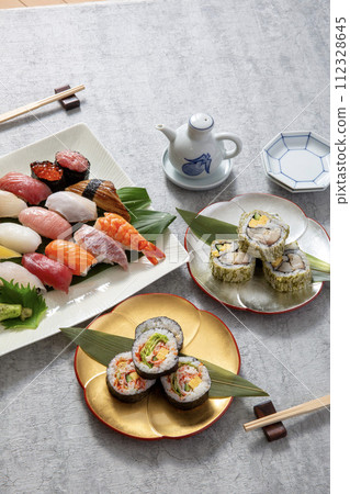 節慶大餐，日本料理，壽司，背景，華麗的日本料理 112328645
