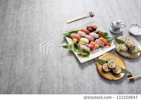 festive meal, japanese food, sushi, background, gorgeous japanese food 112328647